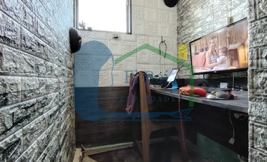 CASA DE DOS PISOS EN RECINTO CERRADO