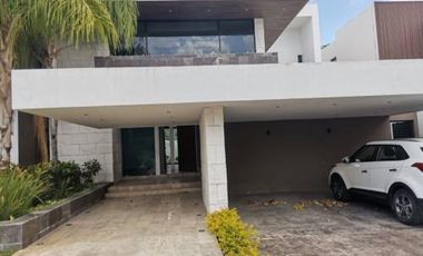CASA EN VENTA EN MERIDA F-21195, 3 REC. PRIV. COMPOSTELA $13,900,000