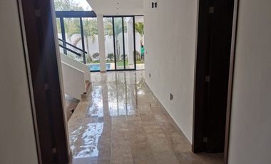 CASA EN VENTA EN MERIDA F-21195, 3 REC. PRIV. COMPOSTELA $13,900,000