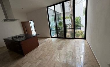 CASA EN VENTA EN MERIDA F-21195, 3 REC. PRIV. COMPOSTELA $13,900,000