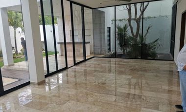 CASA EN VENTA EN MERIDA F-21195, 3 REC. PRIV. COMPOSTELA $13,900,000