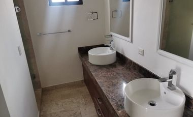 CASA EN VENTA EN MERIDA F-21195, 3 REC. PRIV. COMPOSTELA $13,900,000