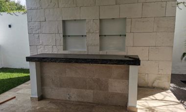 CASA EN VENTA EN MERIDA F-21195, 3 REC. PRIV. COMPOSTELA $13,900,000