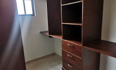 CASA EN VENTA EN MERIDA F-21195, 3 REC. PRIV. COMPOSTELA $13,900,000