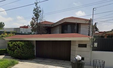VENTA DE AMPLIA CASA EN ANTONIO CASO, CIUDAD SATELITE, NAUCALPAN DE JUAREZ, EDO MEX