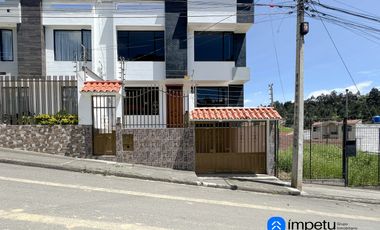 En venta casa en las pitas cerca al terminal terrestre de la ciudad de Loja