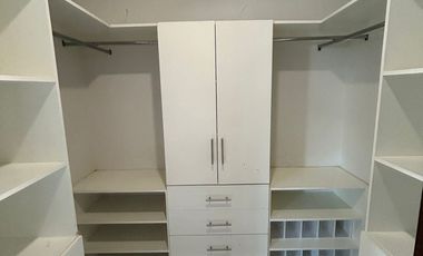 CASA CON MUEBLES EN EL FRACCIONAMIENTO LA PRIMAVERA