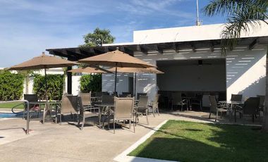 CASA CON MUEBLES EN EL FRACCIONAMIENTO LA PRIMAVERA