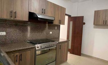 Alquiler de casa amoblada Porto Fino vía a la vista