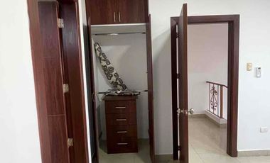 Alquiler de casa amoblada Porto Fino vía a la vista