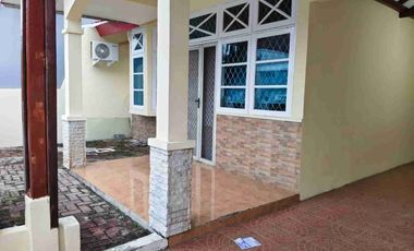 Disewakan rumah bersih rapi nyaman kamar tidur 3+1 ada 3 AC di galaxy dekat taman siap huni