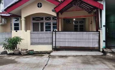Disewakan rumah bersih rapi nyaman kamar tidur 3+1 ada 3 AC di galaxy dekat taman siap huni