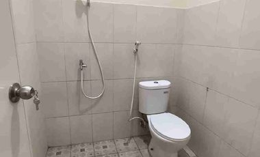 Disewakan rumah bersih rapi nyaman kamar tidur 3+1 ada 3 AC di galaxy dekat taman siap huni