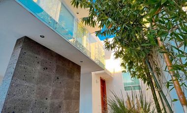 Hermosa casa en RENTA Loretta 2