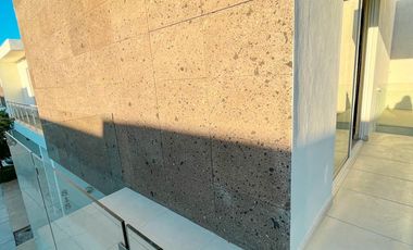 Hermosa casa en RENTA Loretta 2