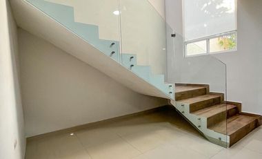 Hermosa casa en RENTA Loretta 2