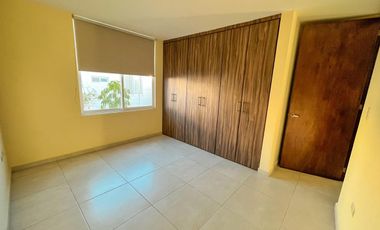 Hermosa casa en RENTA Loretta 2