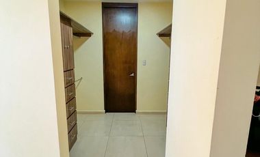 Hermosa casa en RENTA Loretta 2