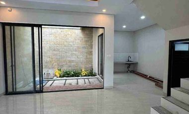 Rumah Mewah 2 Lantai Siap Huni