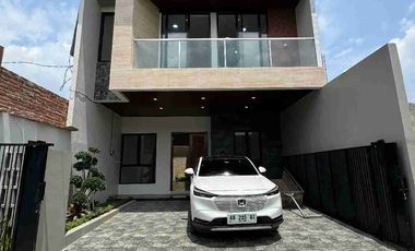 Rumah Mewah 2 Lantai Siap Huni