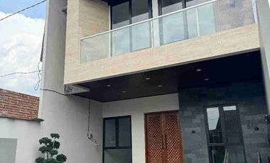 Rumah Mewah 2 Lantai Siap Huni