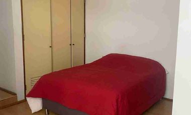 DPTO AMOBLADO EN 1ER PISO 2DORMITORIOS