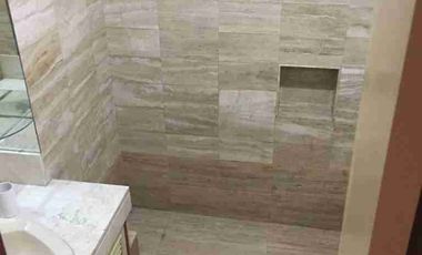 DPTO AMOBLADO EN 1ER PISO 2DORMITORIOS