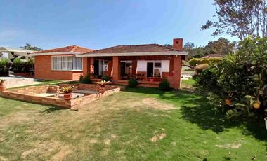 Vendo Mesa de los Santos parcela con casa conjunto campestre  de exelente terminacion.