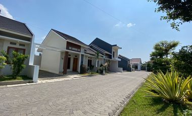 Di jual rumah siap Bangun desain Custom Harga Murah di Utara Jalan Jogja SOLO