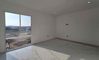 Casa en venta en Residencial Puerta de Hierro zona sur pte de la ciudad