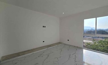 Casa en venta en Residencial Puerta de Hierro zona sur pte de la ciudad