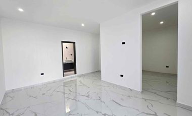 Casa en venta en Residencial Puerta de Hierro zona sur pte de la ciudad