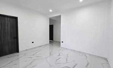 Casa en venta en Residencial Puerta de Hierro zona sur pte de la ciudad