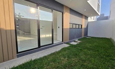 Casa en venta en Residencial Puerta de Hierro zona sur pte de la ciudad