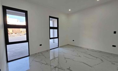 Casa en venta en Residencial Puerta de Hierro zona sur pte de la ciudad