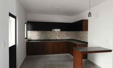 casa en venta con terreno amplio a cuadras de la carretera panamericana