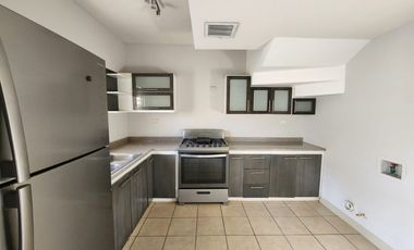 SE RENTA CASA VILAGO RESIDENCIAL