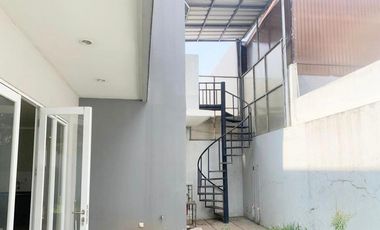 Rumah Modern Siap dI huni di cluster Premier Park 1 modernland tangerang