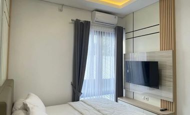 RUMAH MEWAH 2 LANTAI PREMIUN FULL FURNISHED DENGAN 3 UNIT VILLA MEWAH INCLUDE PRIVAT POOL DI JALAN PALAGAN MLATI SLEMAN