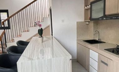 RUMAH MEWAH 2 LANTAI PREMIUN FULL FURNISHED DENGAN 3 UNIT VILLA MEWAH INCLUDE PRIVAT POOL DI JALAN PALAGAN MLATI SLEMAN