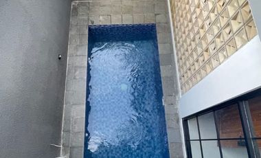 RUMAH MEWAH 2 LANTAI PREMIUN FULL FURNISHED DENGAN 3 UNIT VILLA MEWAH INCLUDE PRIVAT POOL DI JALAN PALAGAN MLATI SLEMAN