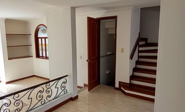 SE ARRIENDA HERMOSA CASA CONJUNTO REFUGIO DE RIO FRIO