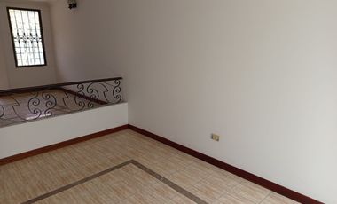 SE ARRIENDA HERMOSA CASA CONJUNTO REFUGIO DE RIO FRIO