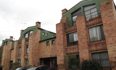 SE ARRIENDA HERMOSA CASA CONJUNTO REFUGIO DE RIO FRIO