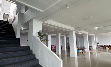 Dijual: Hotel & Restoran 6 Lantai dengan Pemandangan Danau dan Gunung Batur — Penelokan, Kintamani, Bali