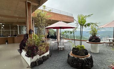 Dijual: Hotel & Restoran 6 Lantai dengan Pemandangan Danau dan Gunung Batur — Penelokan, Kintamani, Bali