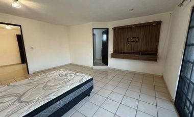 CASA EN RENTA SEMI-AMUEBLADA - COL PASEO DE SAN MIGUEL