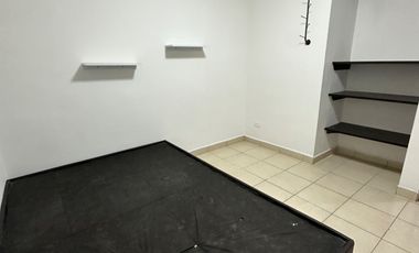 CASA EN RENTA SEMI-AMUEBLADA - COL PASEO DE SAN MIGUEL