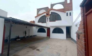 SE VENDE CASA COMERCIAL