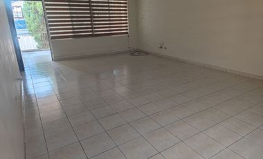 AMPLIO DEPARTAMENTO EN RENTA EN MITRAS SUR